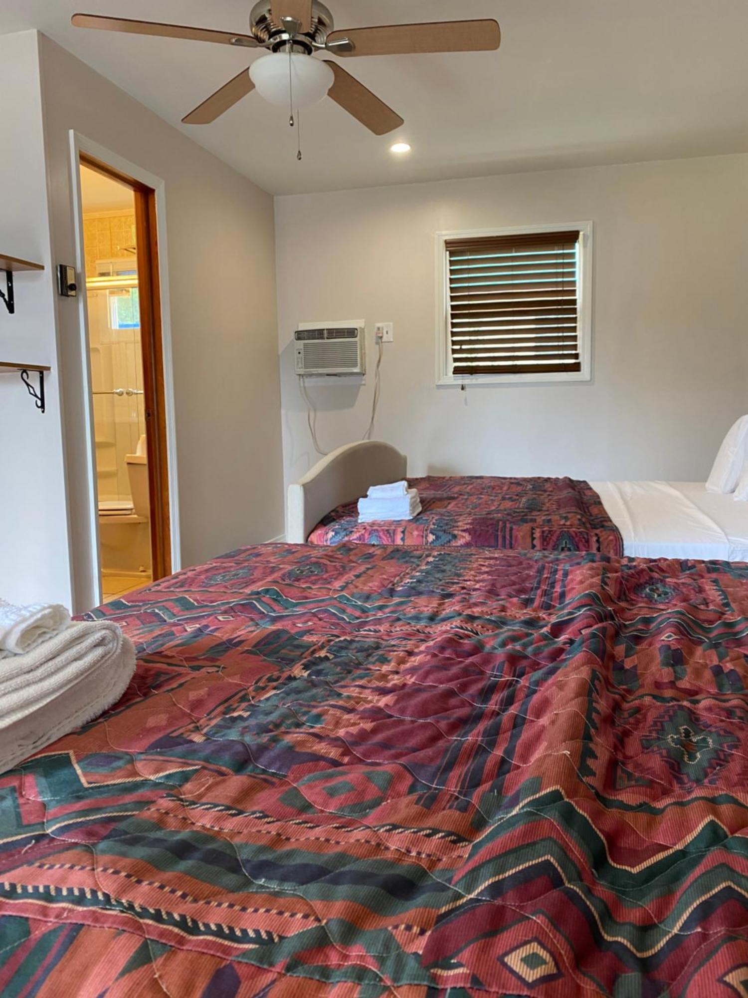 Barberry Court Motel &Cabins レイク・ジョージ 部屋 写真