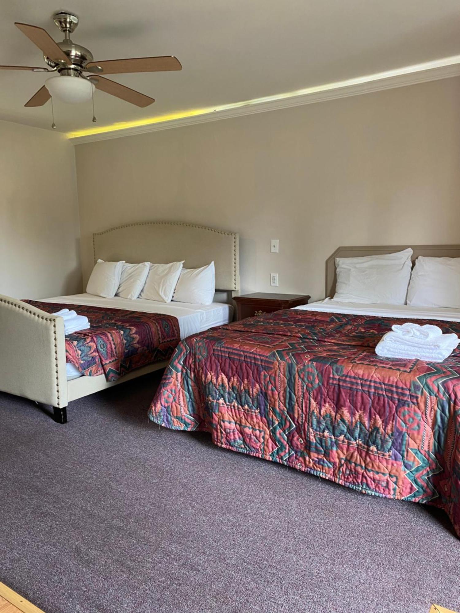 Barberry Court Motel &Cabins レイク・ジョージ 部屋 写真