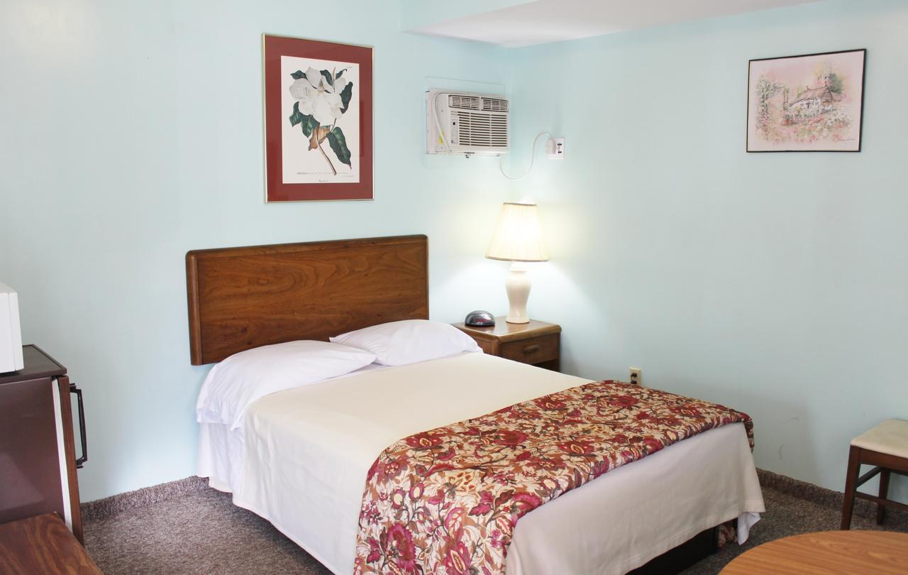 Barberry Court Motel &Cabins レイク・ジョージ エクステリア 写真