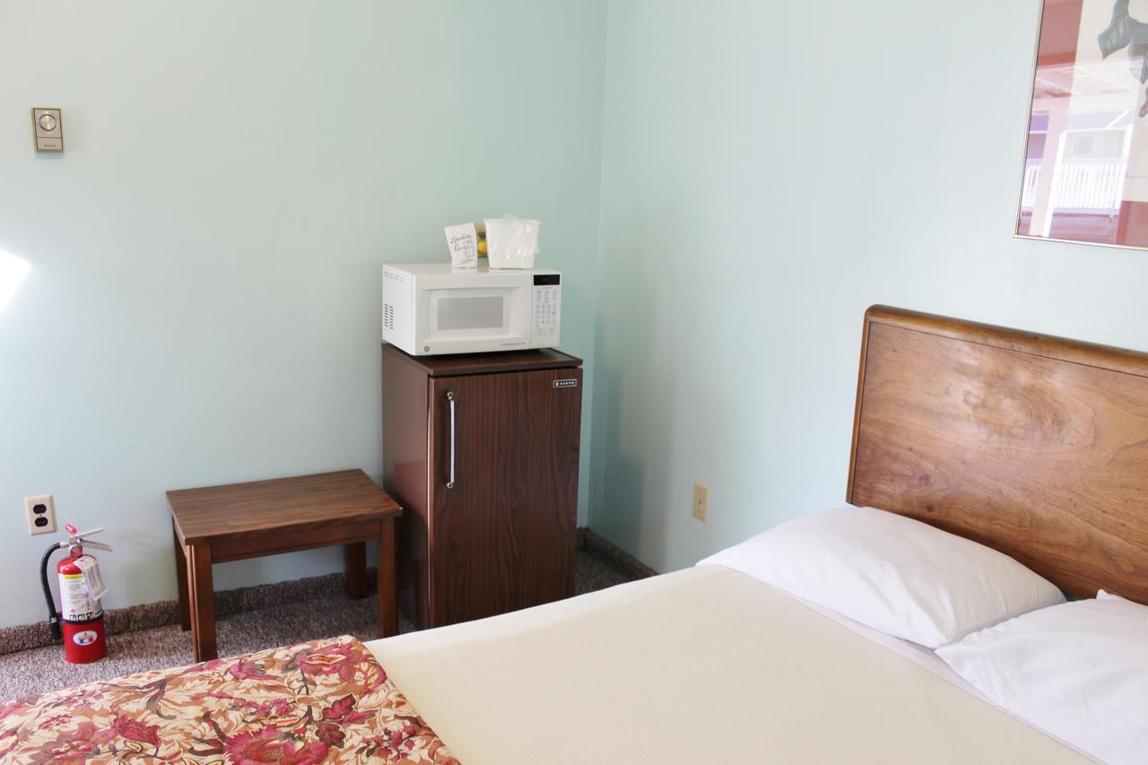 Barberry Court Motel &Cabins レイク・ジョージ エクステリア 写真
